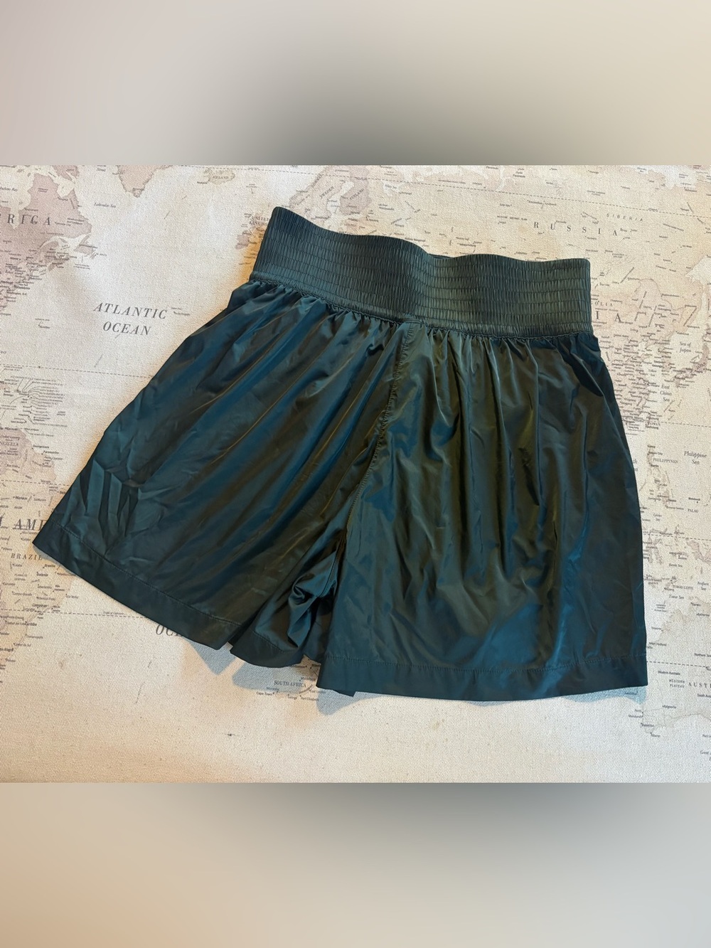 Lululemon Stretch Satin Nylon Super-High-Rise Short 5" Size Medium Green - Picture 8 of 12